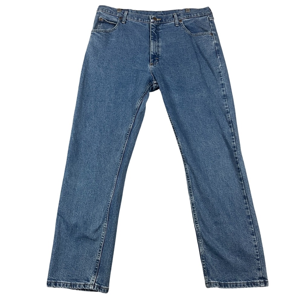 Wrangler Jeans Mens Size 38X32 Premium Quality Regular Fit Medium Wash Workwear